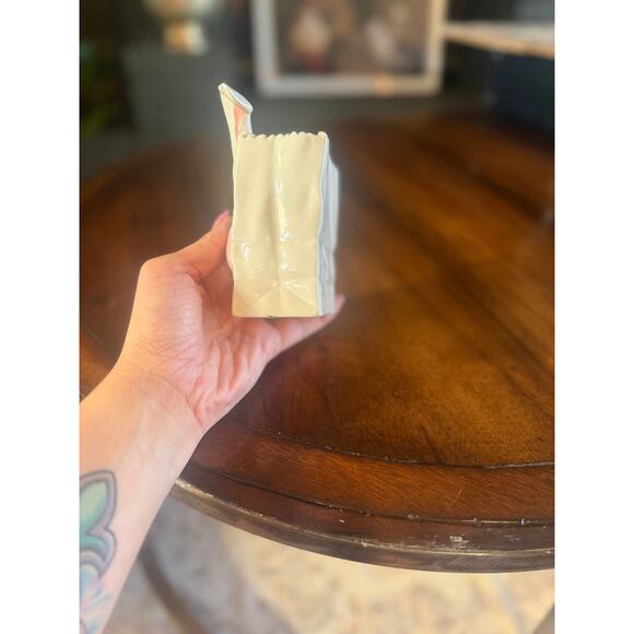 Vintage Ceramic Bunny Container – Whimsical Easter Rabbit – Pink & Blue - Picture 4 of 6